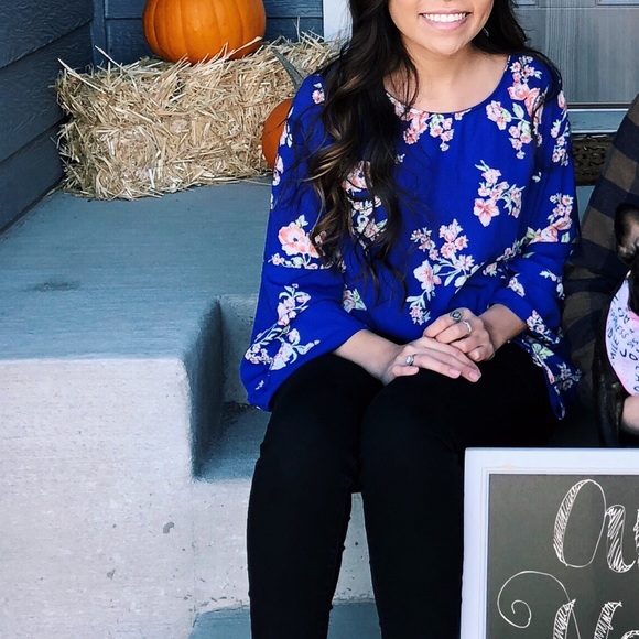 Blue floral blouse with bell sleeves - Picture 2 of 2